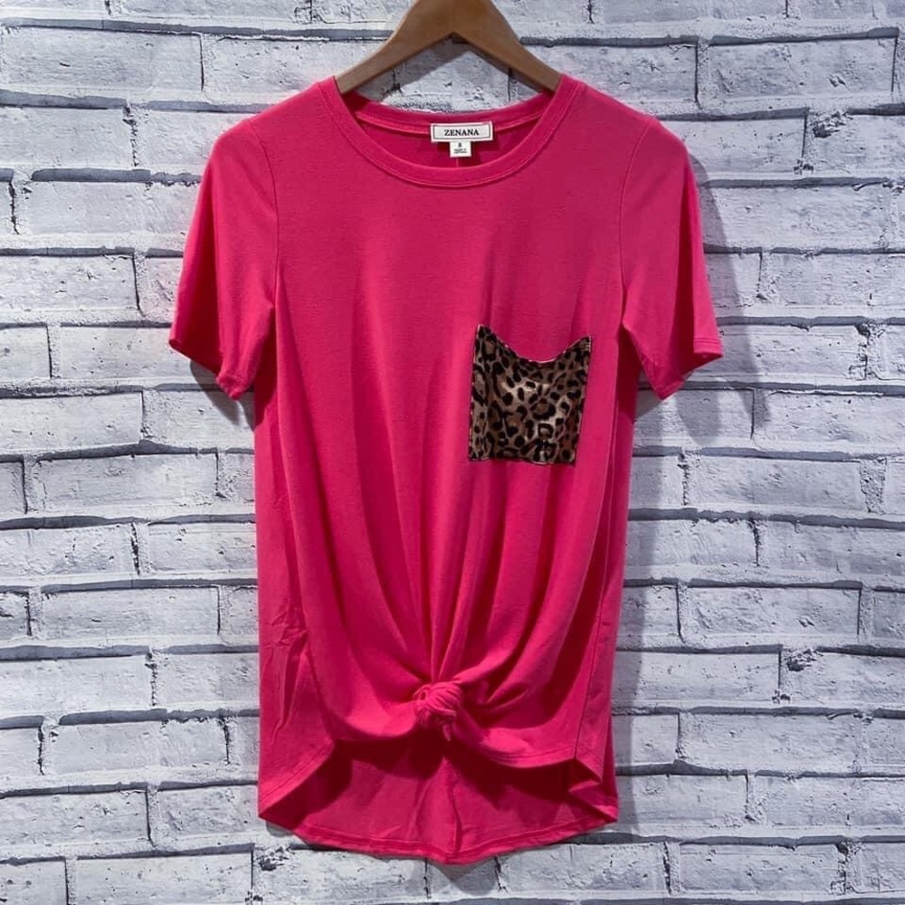 Zenana fuchsia leopard pocket tee